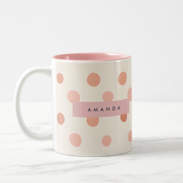 Personalized Pastel Peach & Blush Polka Dot  Två-Tonad Mugg (Vänster)
