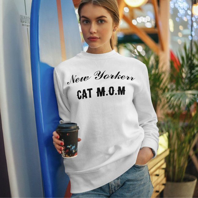 Personalized Pet Lover Cat Mom Script City Name T Shirt (Skapare uppladdad)