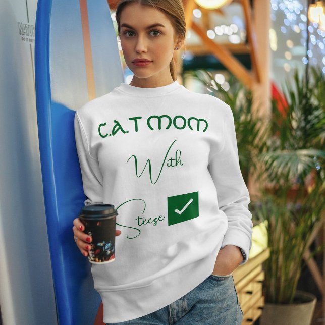 Personalized Pet Lover Green Script Funny Cat Mom T Shirt (Skapare uppladdad)