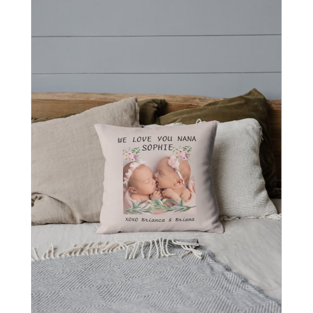Personalized photo flowers pink grandma  kudde (Skapare uppladdad)