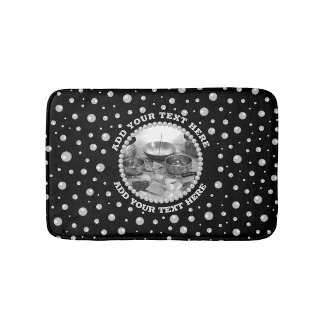 Personalized Photo with Pearls Circle on Black Badrumsmatta (Framsidan)
