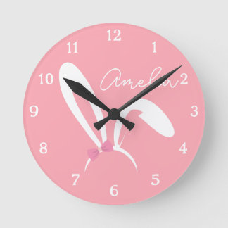 Personalized Pink Bunny Nursery Wall Clock Cute Rund Klocka