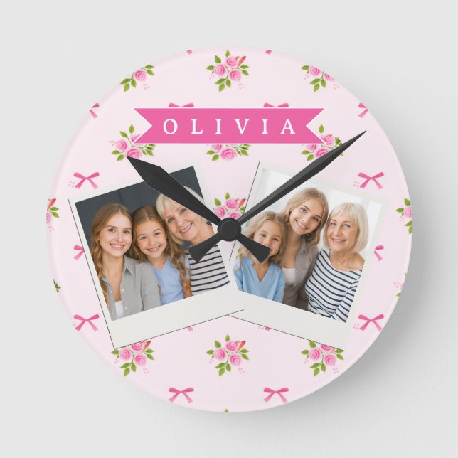 Personalized Pink Coquette Girly Bow Floral Name Rund Klocka (Framsida)