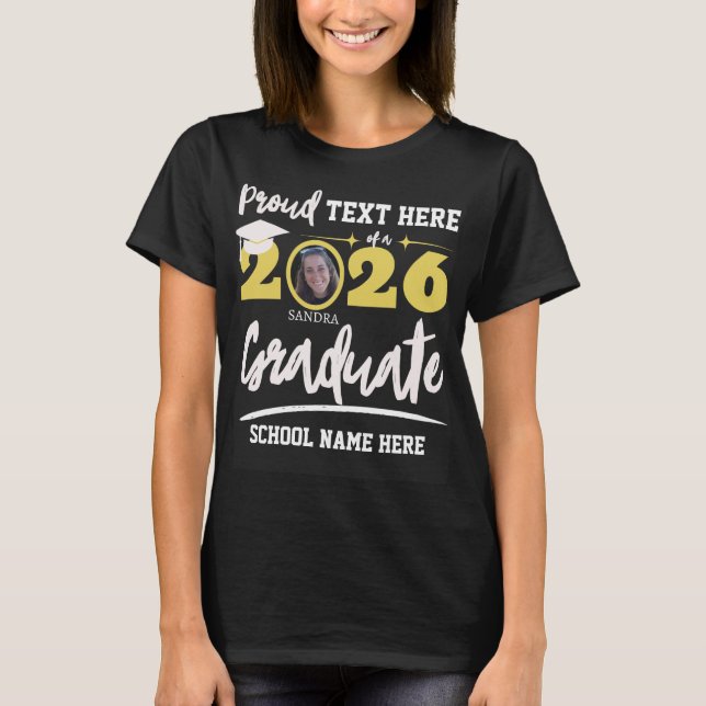 Personalized Proud Family Graduation Class of 2026 T Shirt (Framsida)