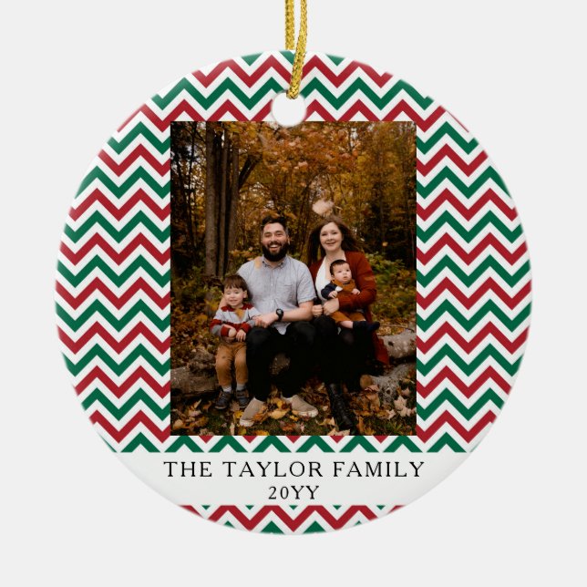 Personalized Red Green Chevron Christmas Photo Julgransprydnad Keramik (Framsidan)