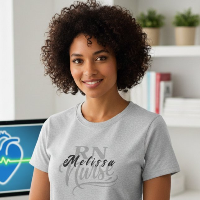 Personalized RN Name T-Shirt for Women (Skapare uppladdad)