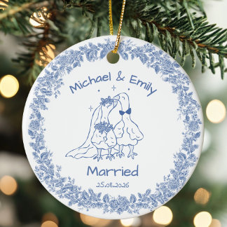 Personalized Silly Goose Married Cute Blue Wedding Julgransprydnad Keramik