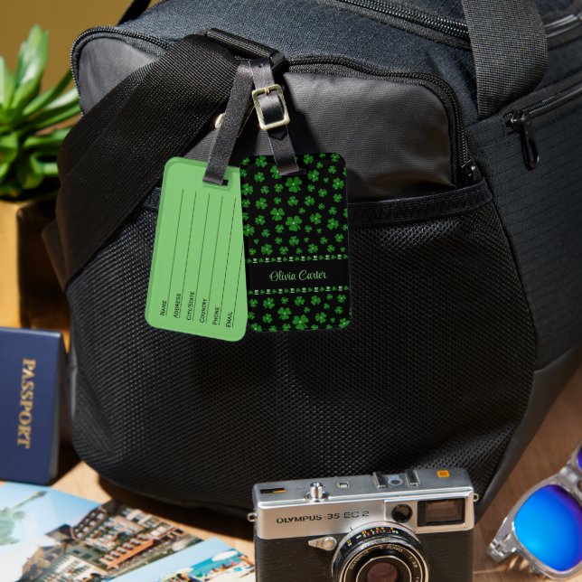 Personalized St. Patrick’s Day Shamrock on Black Bagagebricka (Fram & Baksida)