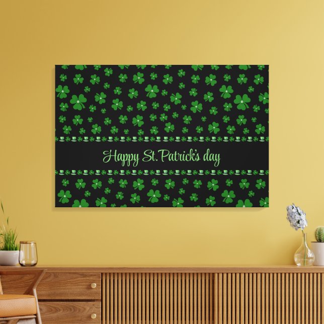 Personalized St. Patrick’s Day Shamrock on Black Canvastryck (Insitu (Vardagsrum))