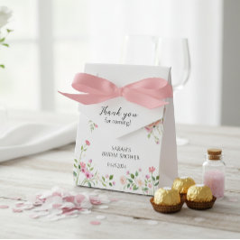 Personalized wedding favor boxes for guests presentaskar