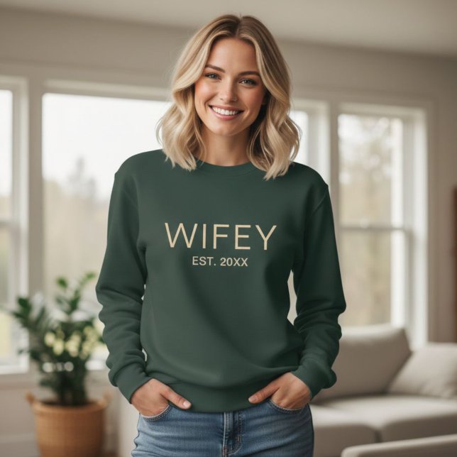 Personalized Wifey Sweatshirt T Shirt (Skapare uppladdad)