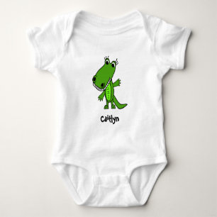Personifierad gullig alligatorgal.-tecknad t-shirt