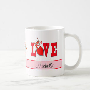 Personifierad gullig kräftorhummerkärlek kaffemugg