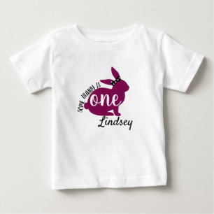 Personifierade någon kanin är 1 skjorta tee shirt
