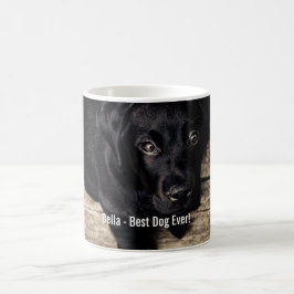Personifierat svart lab hundfoto- och hundnamn kaffemugg