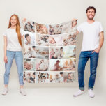 Personlig 20-fotofilt fleecefilt<br><div class="desc">Anpassa den här filten med 20 foton från Instagram eller datorn för att skapa en vacker gåva eller ett erkännande till en borttappad som är älskad. Behöver du hjälp med att anpassa detta? Kontakta mig och jag kommer att vara lycklig för att hjälpa till. Tips! Använda foton med liknande färg...</div>