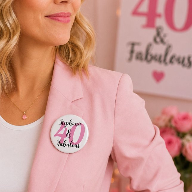 Personlig 40 & Fantastisk Rosa Födelsedagsnamn  Knapp (Skapare uppladdad)