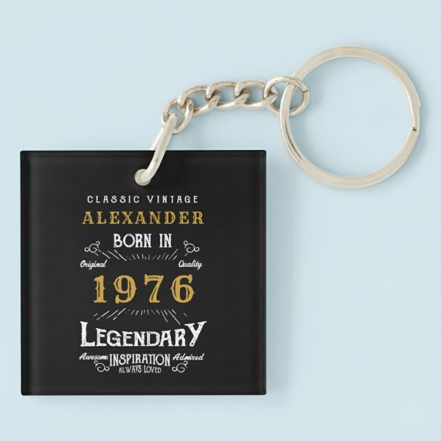 Personlig 50-årsdag Legend 1976 Vintage (Born 1976 birthday keychain. Pastel background.)