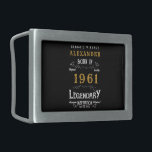 Personlig 60 födelsedag Born 1961 Vintage svart<br><div class="desc">En personlig bälte bockle för den födelsedagskalender som föddes 1961 och vände 60. Lägg till namn till den här vintagen genom att skriva stil svart, vit och guld för en anpassningsbar som fyller 60 år. Du kan enkelt redigera namn och år med den angivna mallen. En underbar anpassningsbar svart födelsedagspresent....</div>