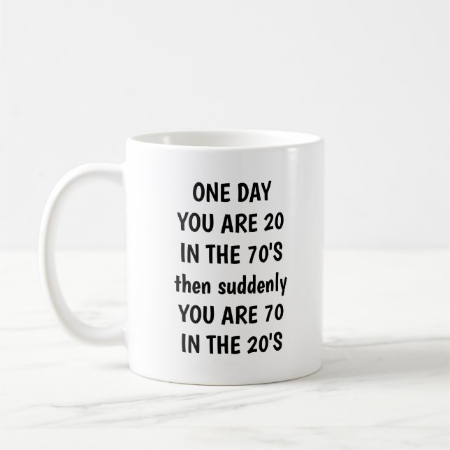 Personlig 70-årspresentkoppsskål med anpassat namn kaffemugg (Vänster)