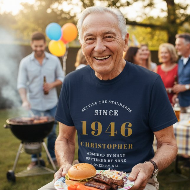 Personlig 80:e födelsedagen 1946 Namn Black Guld T Shirt (1946 tshirt )