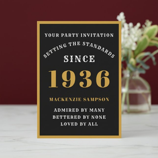 Personlig 90-årsdag 1936 Elegant svart guld Inbjudningar (1936 birthday invitation. Marble table top, red wall background.)