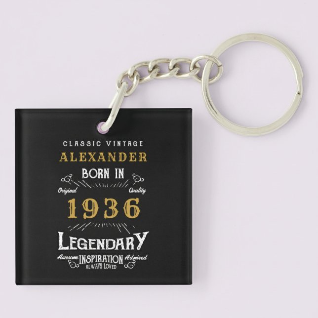 Personlig 90-årsdag Legend 1936 Vintage (Born 1936 birthday keychain. Pastel background)