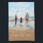 Personlig Anpassningsbar Fotokökshandduk med text Kökshandduk<br><div class="desc">Anpassningsbarnas foto- och textkökshanddukar - Unik din egen utformning - Personlig-familj/vänner eller personlig gåva - Lägg till text och foto - Ändra storlek på och flytta inslag med verktyg! Välj typsnitt / storlek / färg ! Lycka till - BE Lycklig:)</div>