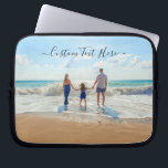 Personlig Anpassningsbarna Photo Laptop sleeve<br><div class="desc">Laptop sleeve anpassningsbar Foto och text - Unik din egen design - Personlig Familj/vänner eller Laptop sleeve Gift - Lägg till text och foto - Ändra storlek och flytta inslag med Anpassning verktyg! Välj teckensnitt / storlekt / färg ! Lycka till - BE Lycklig:)</div>
