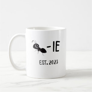 Personlig Antie EST 2023 , Gift for New Moster Kaffemugg
