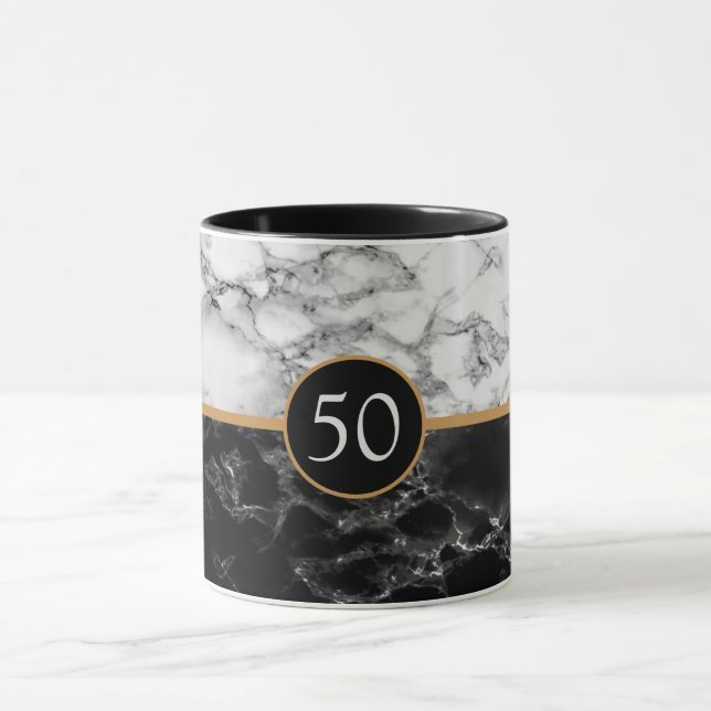 Personlig årsdag eller födelsedags kaffemugg (Center)