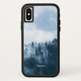 Personlig Atmospheric Fog över en skog