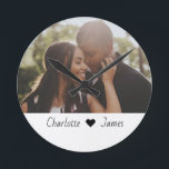 Personlig av anpassningsbar tillverkad av foto och rund klocka<br><div class="desc">Anpassningsbar Made Photo and Text Personlig wall klocka från Ricaso - lägg till ditt eget foto,   och text till anpassadets akrylklocka</div>