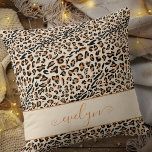 Personlig av Cream Black Tan för djurleopard Kudde<br><div class="desc">Leopard Print-kudde. Trendig och allt populärt djurtryck i kräm,  svart och brun,  på båda sidor och personlig med ditt namn på framsidan.</div>