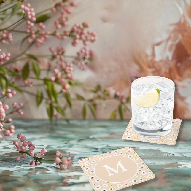 Personlig av färgstark monogram-mildrande Daisy Underlägg Papper Kvadrat (Colourful Monogram Smiling Daisy personalised Square Paper Coaster)
