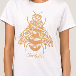 Personlig av honungsbin t shirt<br><div class="desc">En gyllene honungsbin för blommigt till dem som kärlekar natur och pollinerare. Originalkonst av Nic Squirrell. Ändra namn eller texten för att anpassa den.</div>