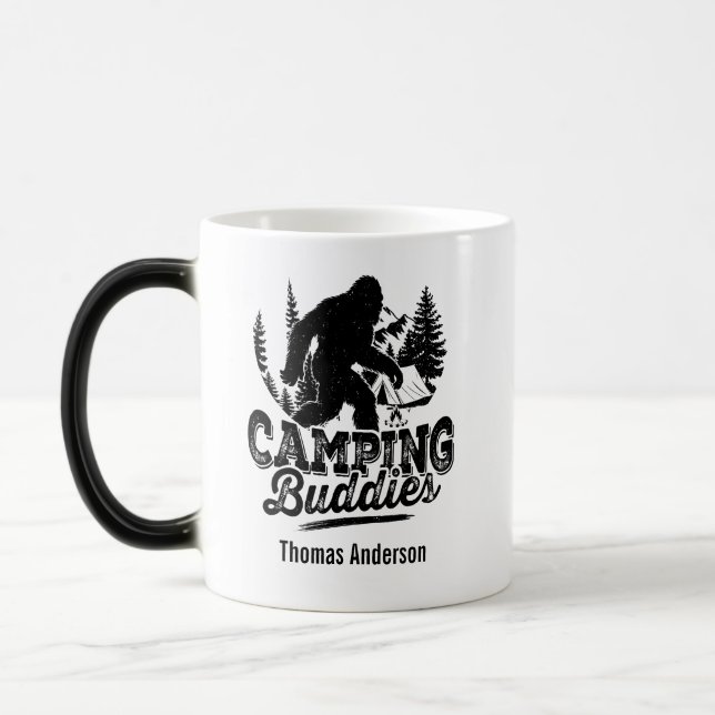 Personlig äventyr Bigfoot Sasquatch vildmark Magisk Mugg (Vänster)