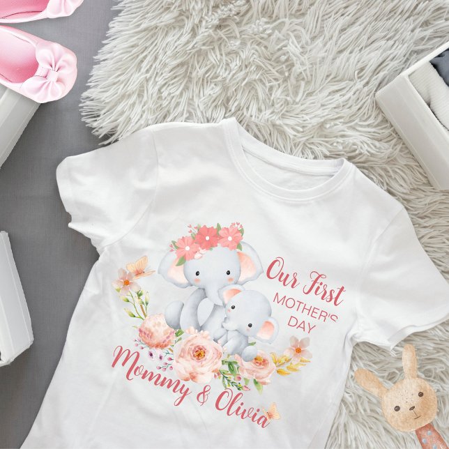 Personlig Baby First Mors dag Elephant T Shirt (Skapare uppladdad)