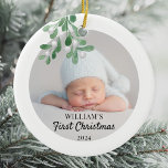 Personlig Baby första julfotfoto Julgransprydnad Keramik<br><div class="desc">Den här Babyens första julprydnad dekoreras med grönt vattenfärgsmistletoe. Anpassade enkelt med ditt baby-foto, namn och år. Använda Verktyg i Design om du vill ändra texten storlekt, stil eller färg. Eftersom vi skapar vår teckning kommer du inte att hitta just den här bilden från andra designers. Ursprunglig vattenfärg © Michele...</div>