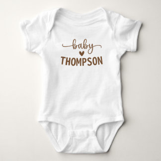 Personlig babys namn, anpassad kommande nyfödd t shirt