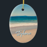 Personlig Beach Photo Ocean Blue Scenia Julgransprydnad Keramik<br><div class="desc">Ett vackert foto av vintage stil på en strand i Kaliforniens keramiska julprydnad. Anpassa med namn för att skapa din egen personlig för anpassningsbar. För kortare namn finns det gott om utrymme för att öka teckensnittet storlekt. Det finns många underbara moderna kalligrafiskript stilar att välja mellan.</div>