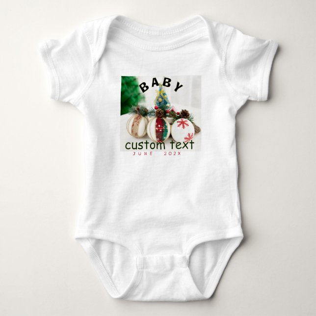 Personlig Bebis Bodysuit Med Efternamn T Shirt (Framsida)