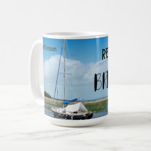 Personlig Blå himmel Sailboat & Sea Kaffemugg