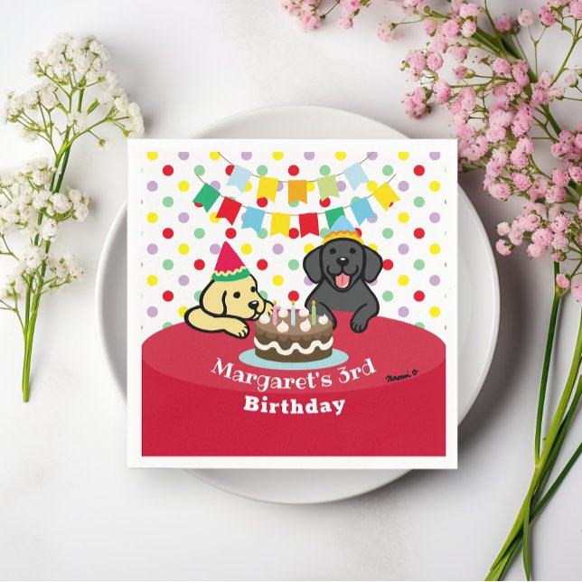 Personlig Black and Gult Labradors Birthday Pappersservett (Personalized Black and Yellow Labradors Birthday Paper Napkins for dog lovers birthday party.)
