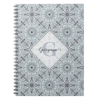 Personlig Blommigt Harmony Grått Mandala Anteckningsbok