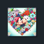 Personlig Blommigt Heart Ram Romantic Gift Canvastryck<br><div class="desc">Söt teal bakgrund med röd ros och färgstarka blommor,  viskare folk konst stil blommigt hjärta. Lägg till en bild av dig och din partner i personaliseringsområdet. Söt romantisk julklapp,  Alla hjärtans dag eller en årsdag.</div>