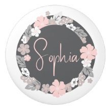 Personlig blomsterformad namnskylt rosa