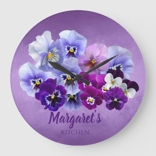Personlig blomsterköksur med vackra penséer stor klocka (Framsida)