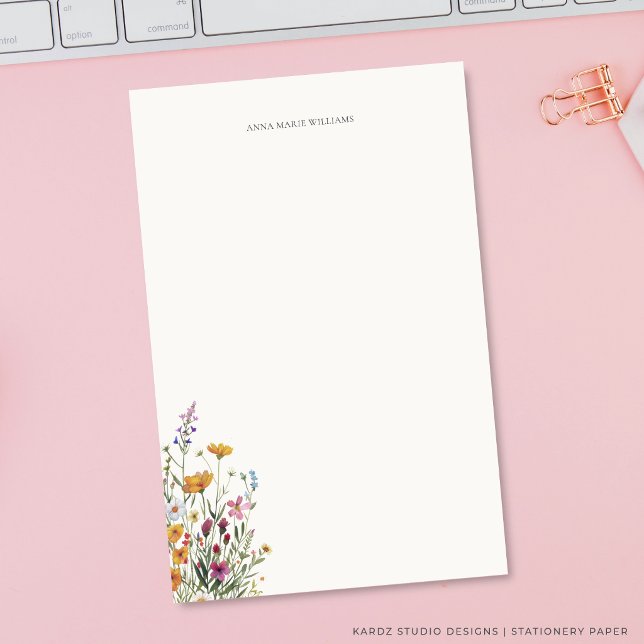 Personlig blomsterprakt brevpapper (The image shows stationery paper in 5.5 x 8.5 inches. Add your name before checkout.)