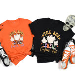 Personlig Boo Crew Matching Halloween Friend T Shirt<br><div class="desc">Gå med roligten i Halloween med vår Personlig Boo Crew Matching Halloween Friend T-Shirt. Perfekt för vänner, familjer eller vilken halloweenälskande besättning som helst, dessa anpassningsbar-skjortor ger firande en lekfull och festlig anda. Med en härlig "Boo Crew"-design kan de här skjortorna vara personlig med varje persons namn, skapar dem ett...</div>